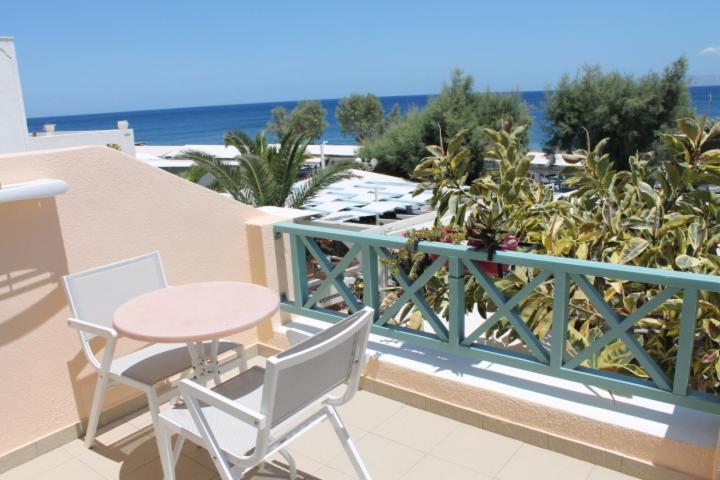 Sea Side Beach Hotel Καμάρι Εξωτερικό φωτογραφία